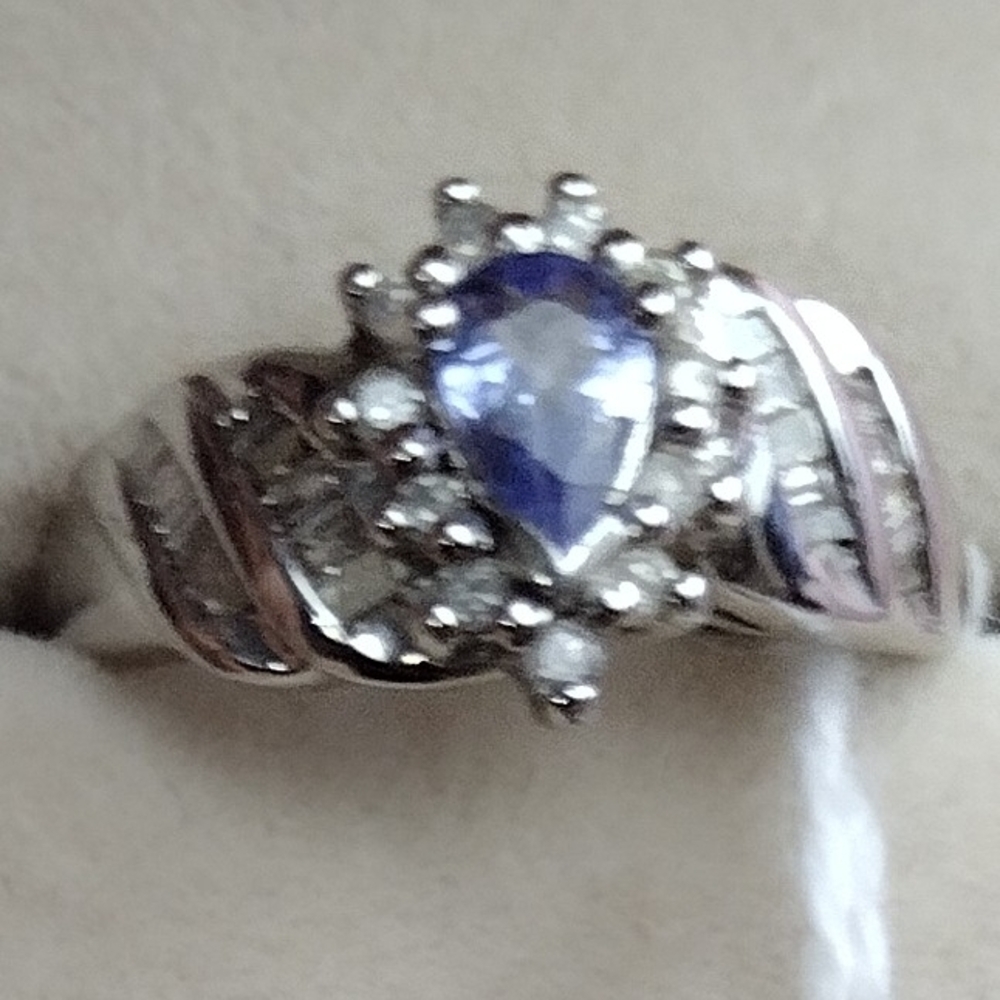 StunningTeardrop Women's Sz 5.5 White Gold Tanzonite & Diamond Ring